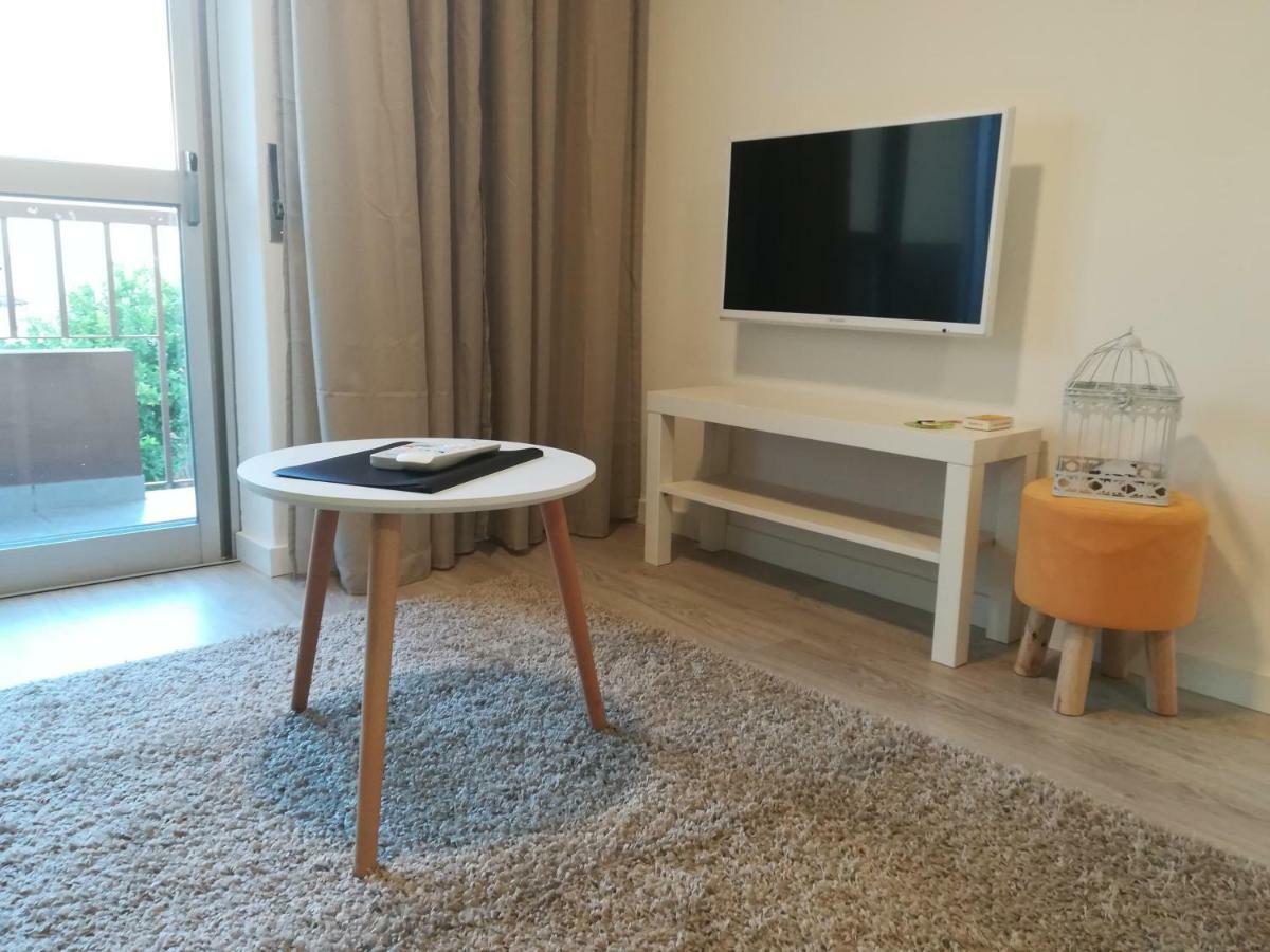 Iris Apartment *